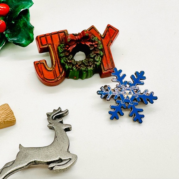 Vintage Christmas Brooch Jewelry lot - Picture 9 of 11